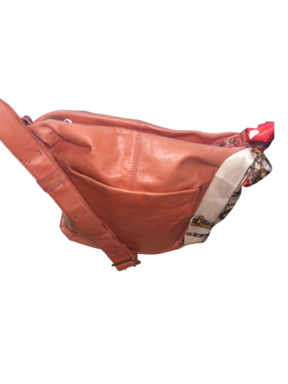 Beautiful HOBO
“Delilah"
Coral Leather Crossbody Bag - Picture 4 of 16